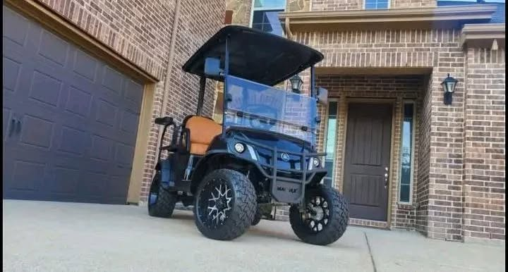 Beautiful Yamaha golf cart