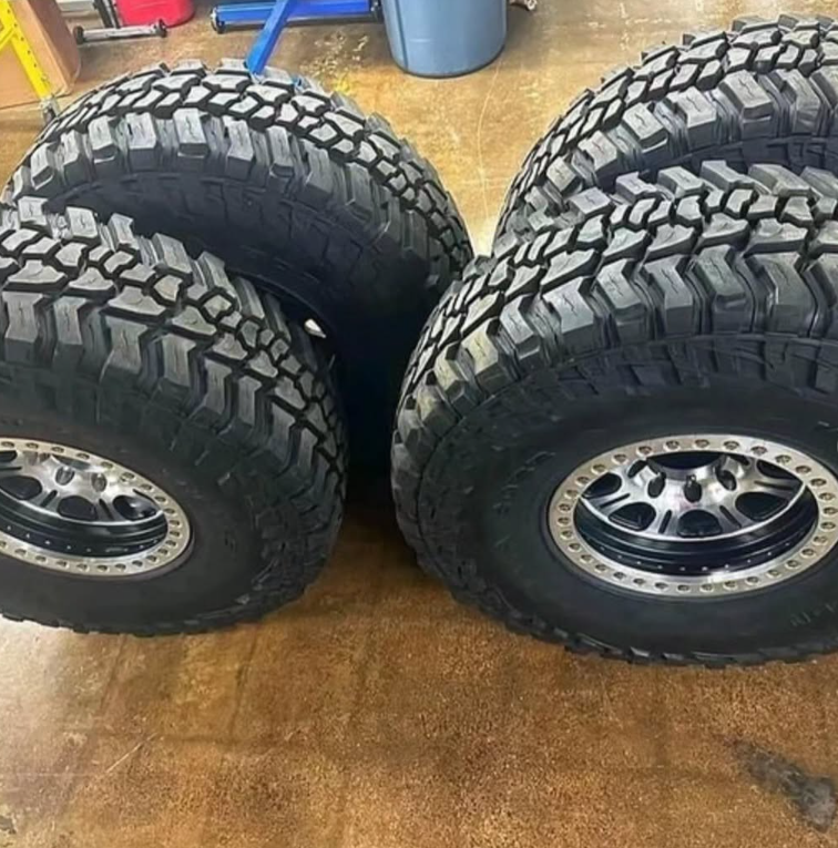 (4) Mickey Thompson Baja Boss "Stickies" 40×13.50×17