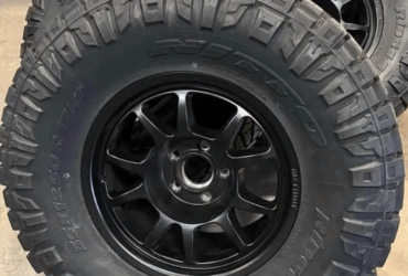 Like new set of 5 Nitto Ridge Grapplers w/Method Race Wheels 702's